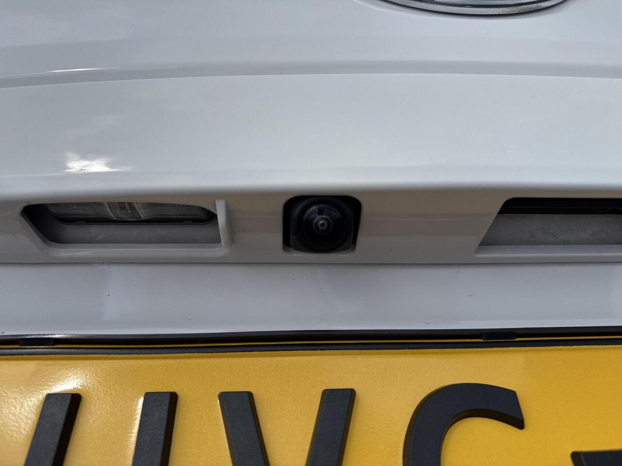 Toyota COROLLA Cross Hybrid 200 Style Edition AWD | Navigatie | Apple CarPlay/Android auto | Achteruitrijcamera | Stoelverwarming | Stuurverwarming