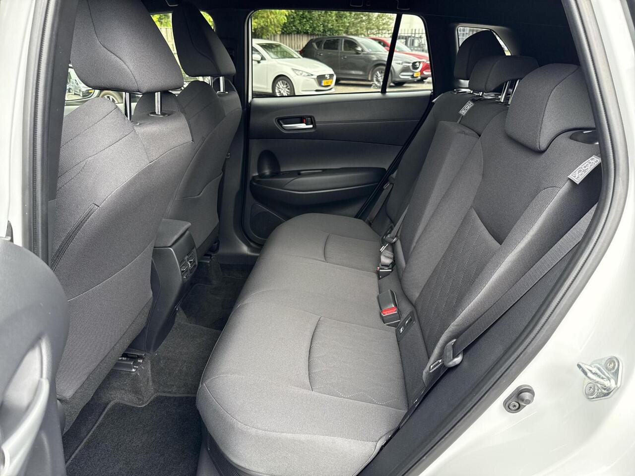 Toyota COROLLA Cross Hybrid 200 Style Edition AWD | Navigatie | Apple CarPlay/Android auto | Achteruitrijcamera | Stoelverwarming | Stuurverwarming