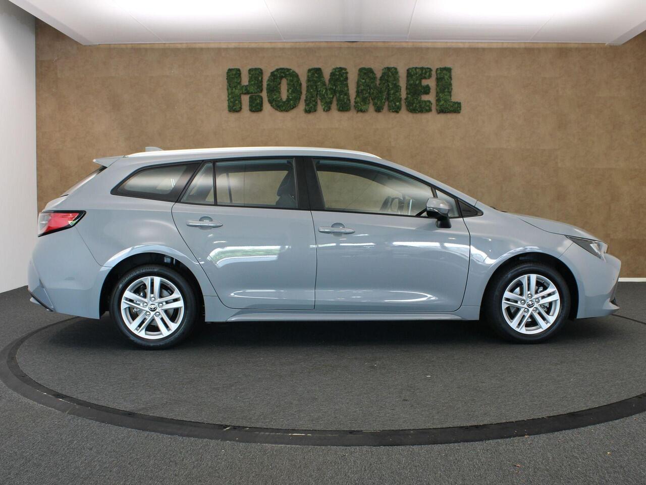 Toyota COROLLA Touring Sports 1.8 Hybrid Active - ORIGINEEL NEDERLANDSE AUTO - PARKEERSENSOREN VOOR EN ACHTER - CRUISE CONTROL ADAPTIEF - APPLE CARPLAY/ANDROID AUTO - MULTIFUNCTIONEEL STUURWIEL - LICHTMETALEN VELGEN 16 INCH - LED KOPLAMPEN