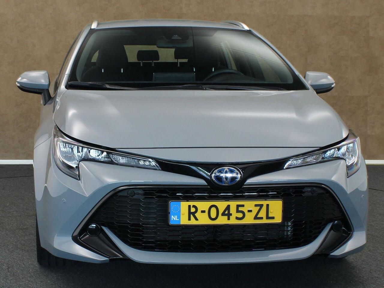 Toyota COROLLA Touring Sports 1.8 Hybrid Active - ORIGINEEL NEDERLANDSE AUTO - PARKEERSENSOREN VOOR EN ACHTER - CRUISE CONTROL ADAPTIEF - APPLE CARPLAY/ANDROID AUTO - MULTIFUNCTIONEEL STUURWIEL - LICHTMETALEN VELGEN 16 INCH - LED KOPLAMPEN