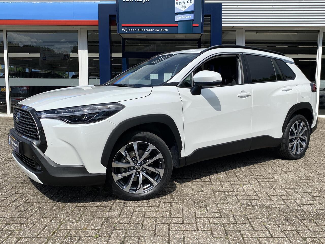 Toyota COROLLA Cross 2.0 High Power Hybrid First Edition / Automaat / NL-Auto / Dealer-Onderhouden / 1e-Eigenaar / Stoelverwarming / Adaptieve Cruise-Control / Trekhaak / Keyless / Half-Leder / LED / DAB / Apple-Carplay & Android-Auto / Navi / Camera / Elektrische Achte