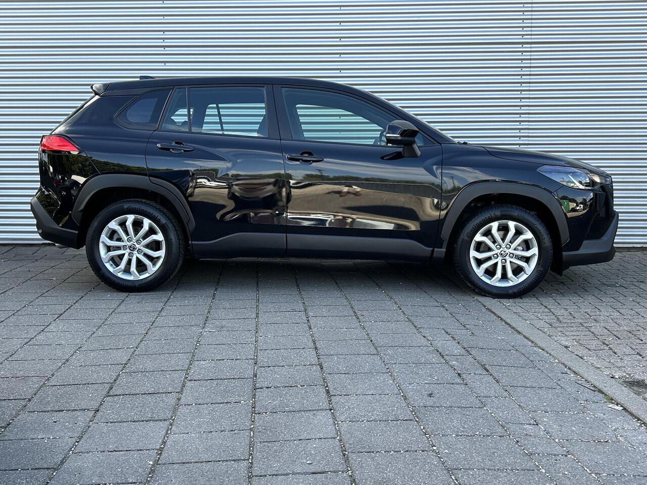 Toyota COROLLA Cross 2.0 High Power Hybrid Active | Camera | Navi | Carplay |