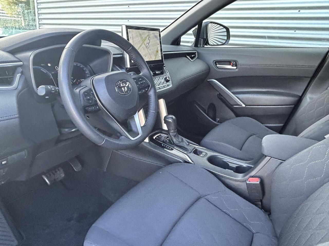 Toyota COROLLA Cross 2.0 High Power Hybrid Active | Camera | Navi | Carplay |