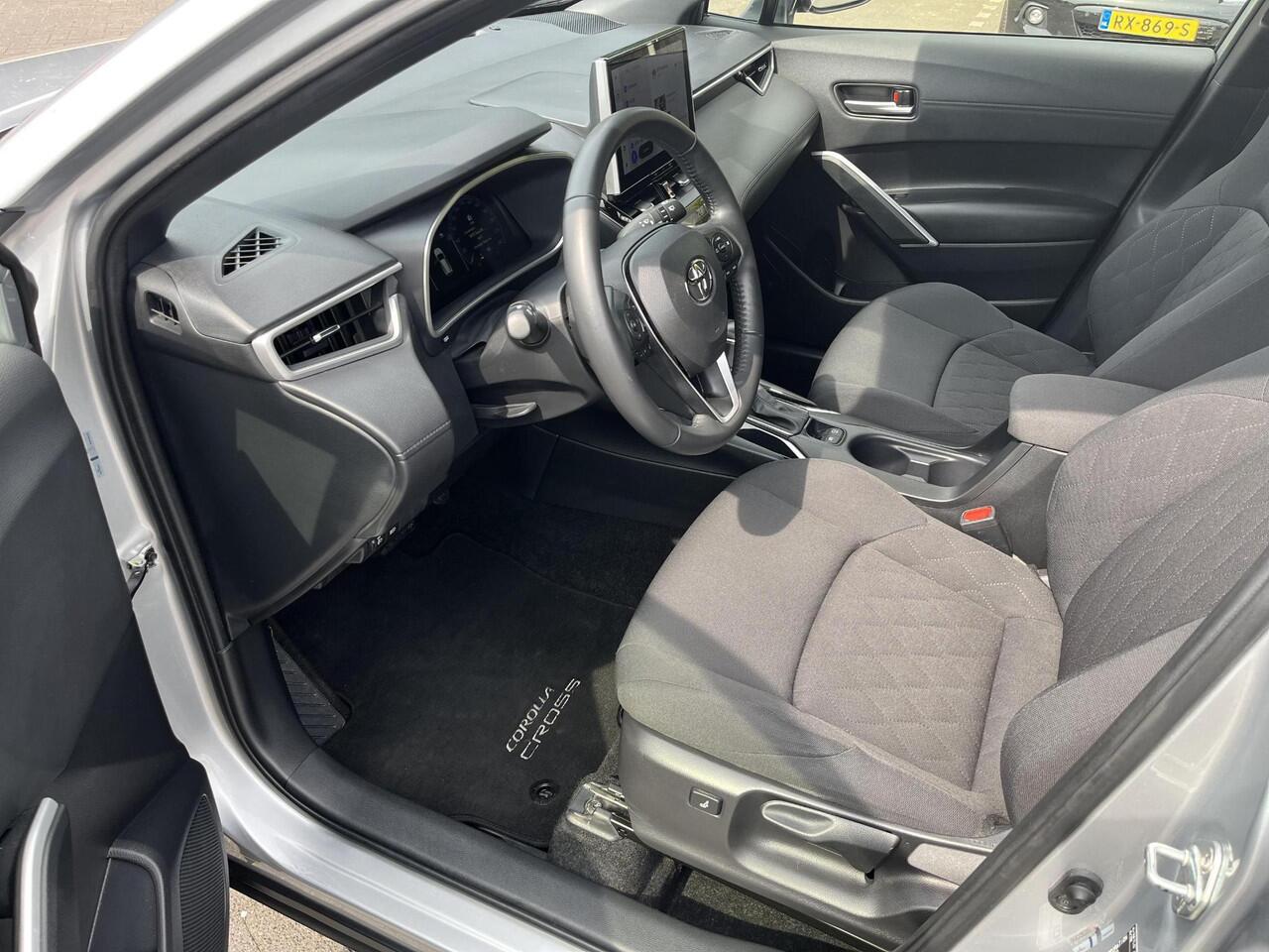 Toyota COROLLA Cross Hybrid 200 Dynamic | Navigatie | Apple CarPlay/Android auto | Achteruitrijcamera | Stoelverwarming | Stuurverwarming
