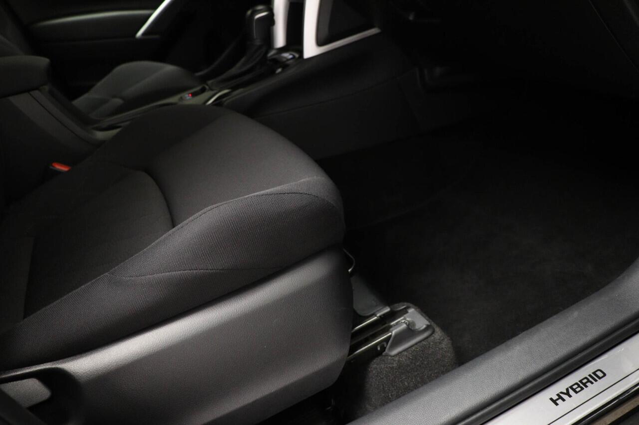 Toyota COROLLA Cross Hybrid 140 Business | LED | DAB | CAMERA | Adaptieve cruisecontrol | Climate control | Navigatie |