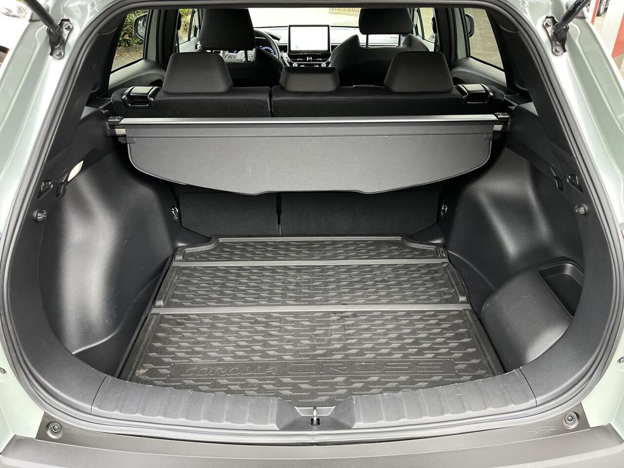 Toyota COROLLA Cross Hybrid 200 Dynamic | Stoel- + stuurverwarming | Navigatie | Keyless entry | LED koplampen |