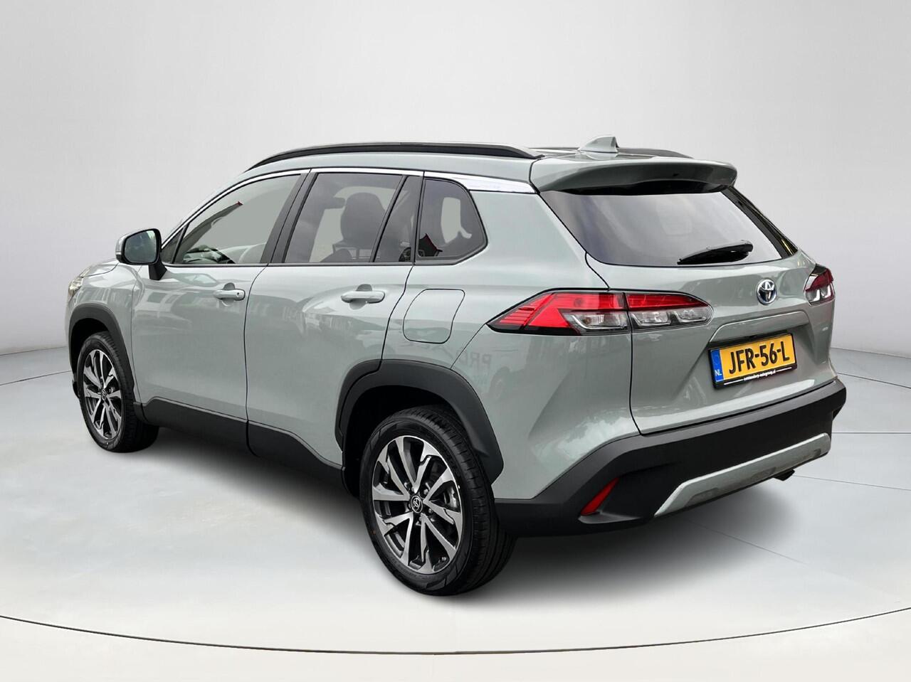 Toyota COROLLA Cross Hybrid 200 Dynamic | Stoel- + stuurverwarming | Navigatie | Keyless entry | LED koplampen |