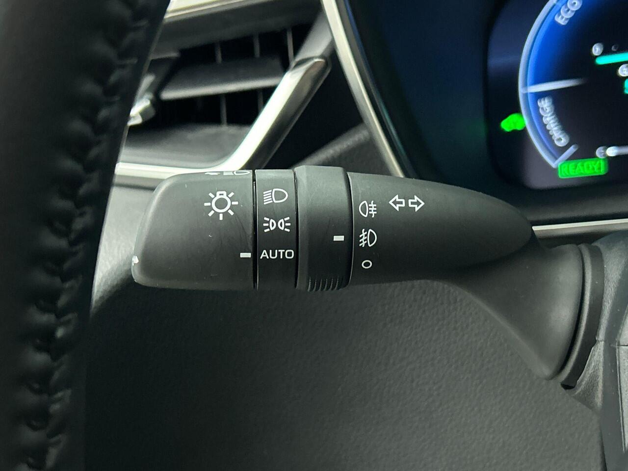 Toyota COROLLA Touring Sports 1.8 Hybrid Automaat Active | Navigatie | Apple Carplay/Android Auto | Camera | Parkeersensoren | Adaptive Cruise Control | Full Led | Climate Control | Lichtmetalen velgen