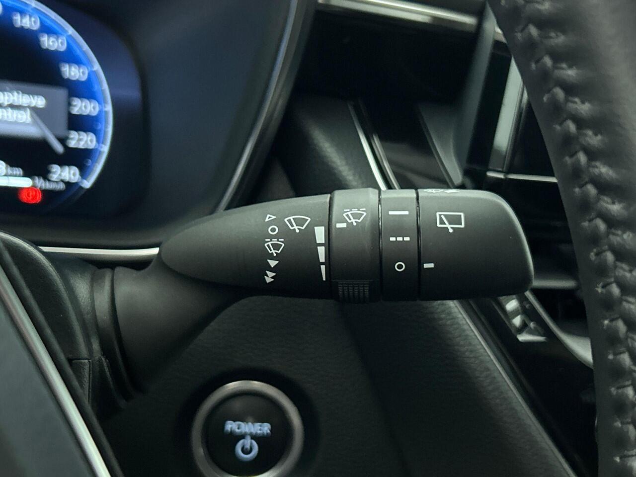 Toyota COROLLA Touring Sports 1.8 Hybrid Automaat Active | Navigatie | Apple Carplay/Android Auto | Camera | Parkeersensoren | Adaptive Cruise Control | Full Led | Climate Control | Lichtmetalen velgen