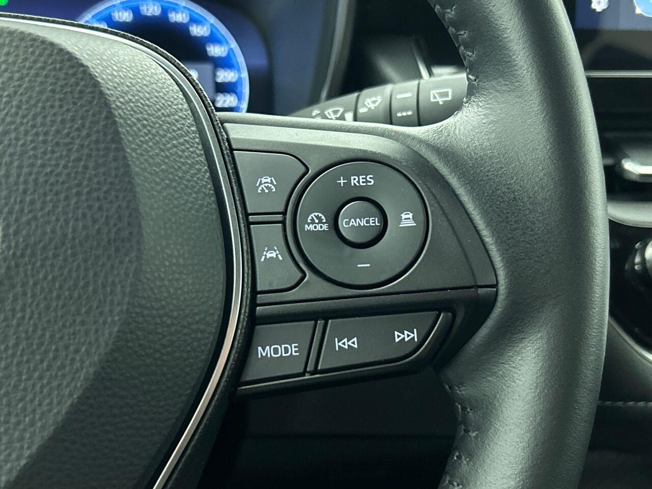 Toyota COROLLA Touring Sports 1.8 Hybrid Automaat Active | Navigatie | Apple Carplay/Android Auto | Camera | Parkeersensoren | Adaptive Cruise Control | Full Led | Climate Control | Lichtmetalen velgen