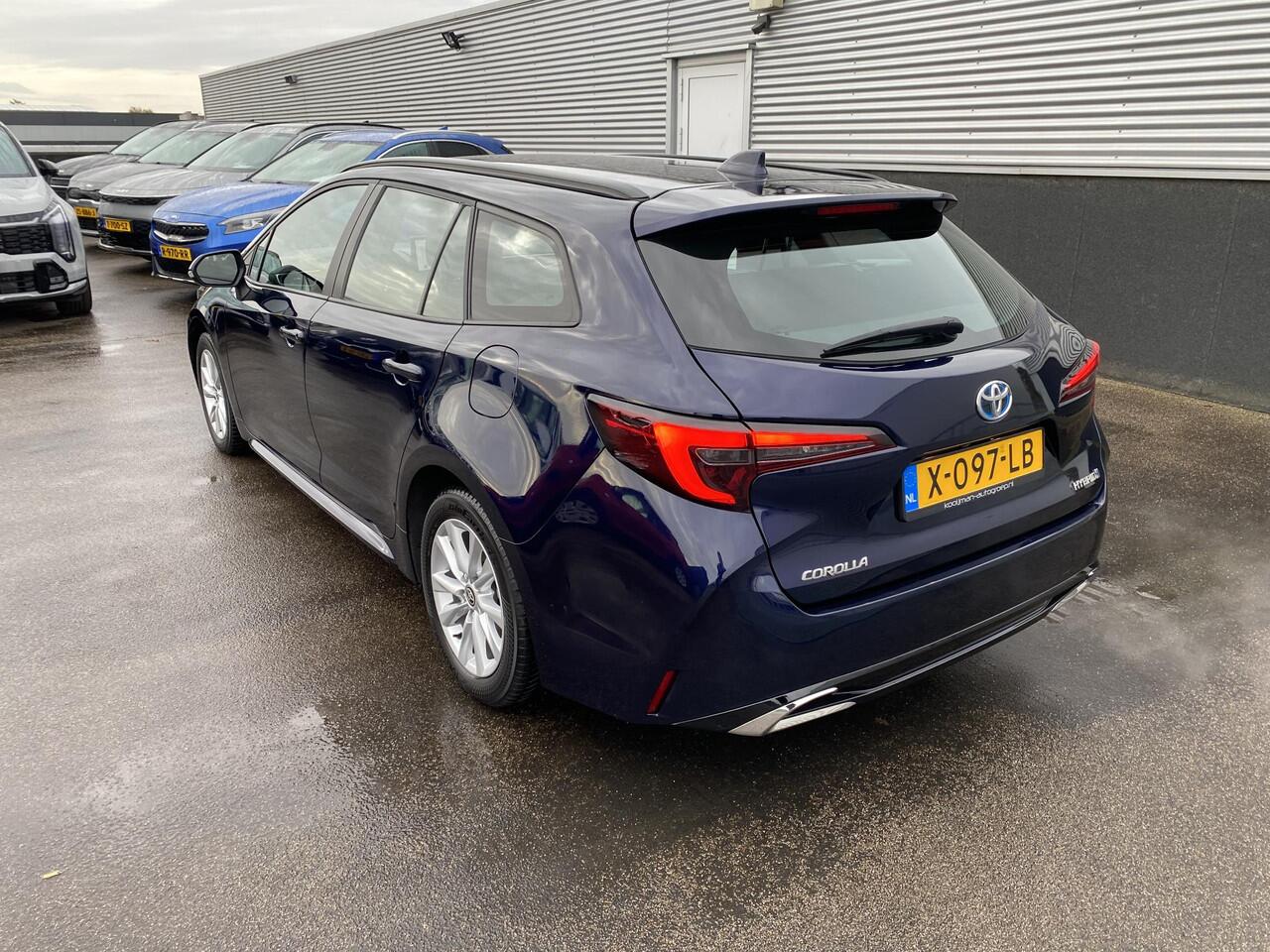 Toyota COROLLA Touring Sports Hybrid 140 Active Navigatie Apple CarPlay/Android Auto, achteruitrij camera, keyless, adaptieve cruise control,