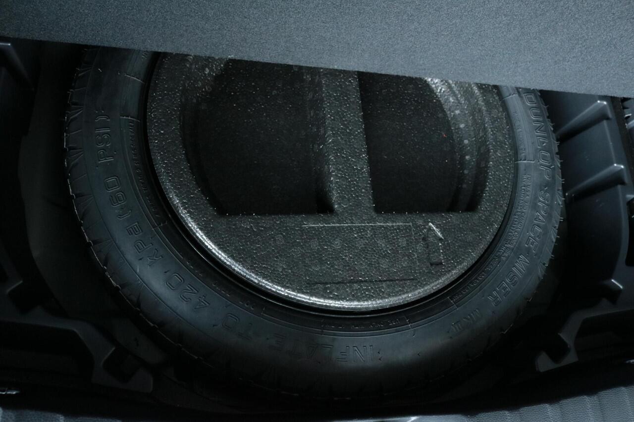 Toyota COROLLA Cross Hybrid 200 Launch Edition, Trekhaak, Treeplanken