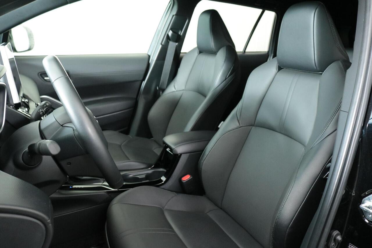 Toyota COROLLA Cross Hybrid 200 Launch Edition, Trekhaak, Treeplanken