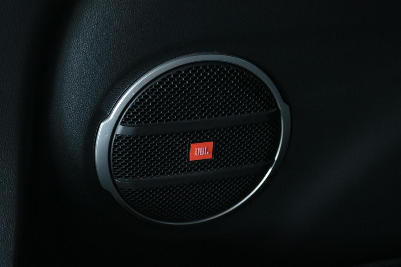 Toyota COROLLA Cross Hybrid 200 Launch Edition, Trekhaak, Treeplanken