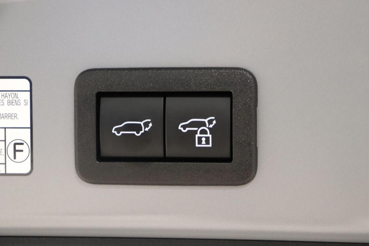 Toyota COROLLA Cross 2.0 High Power Hybrid Launch Edition, JBL, BSM, PANO, Leder Zwart!