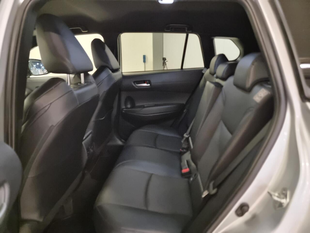 Toyota COROLLA Cross 2.0 High Power Hybrid Launch Edition | Elektrische Achterklep | Navigatie | Stoelverwarming |