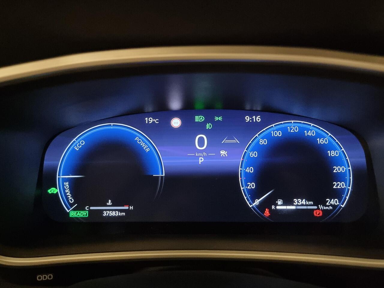 Toyota COROLLA Cross 2.0 High Power Hybrid Launch Edition | Elektrische Achterklep | Navigatie | Stoelverwarming |