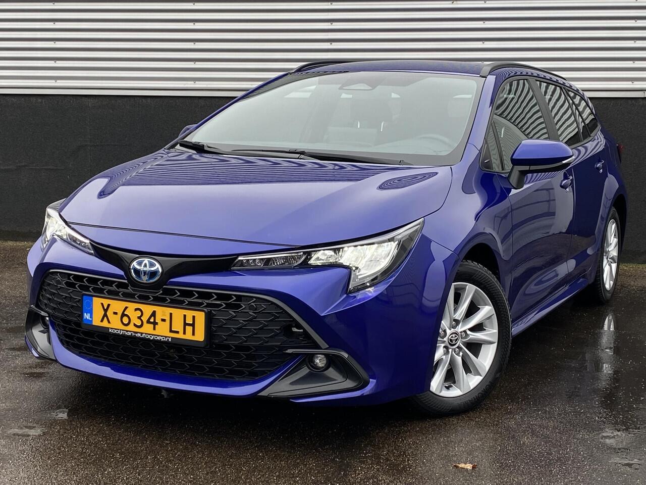 Toyota COROLLA Touring Sports Hybrid 140 Active NL Auto, boekjes compleet, navigatie Apple CarPlay/Android Auto, adaptieve cruise control, achteruitrij camera, keyless