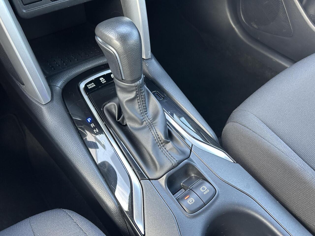 Toyota COROLLA Cross 2.0 High Power Hybrid Active | Camera | Navi | Carplay |