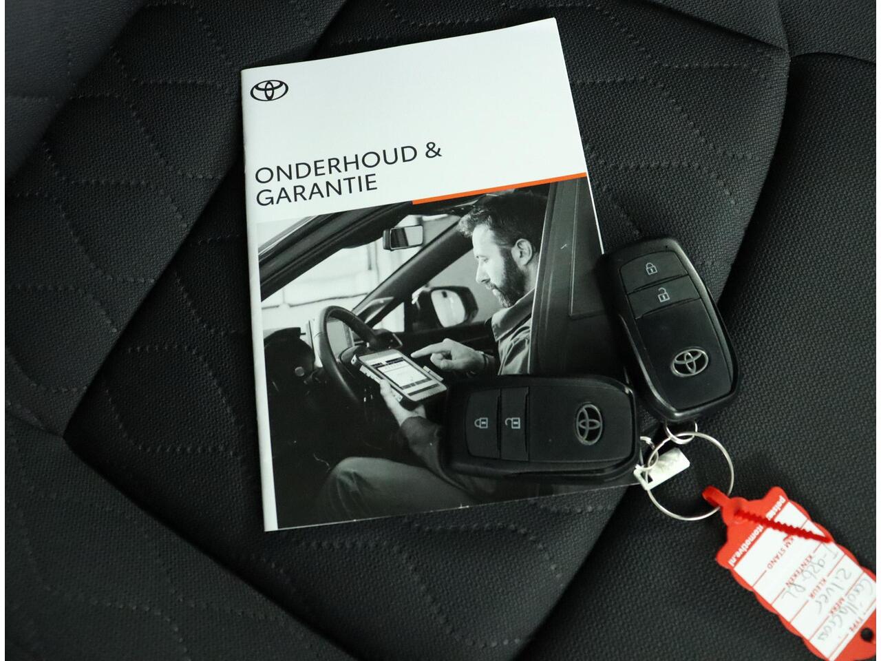 Toyota COROLLA Cross Hybrid 140 Dynamic | Navigatie | Cruise control | Parkeer camera |