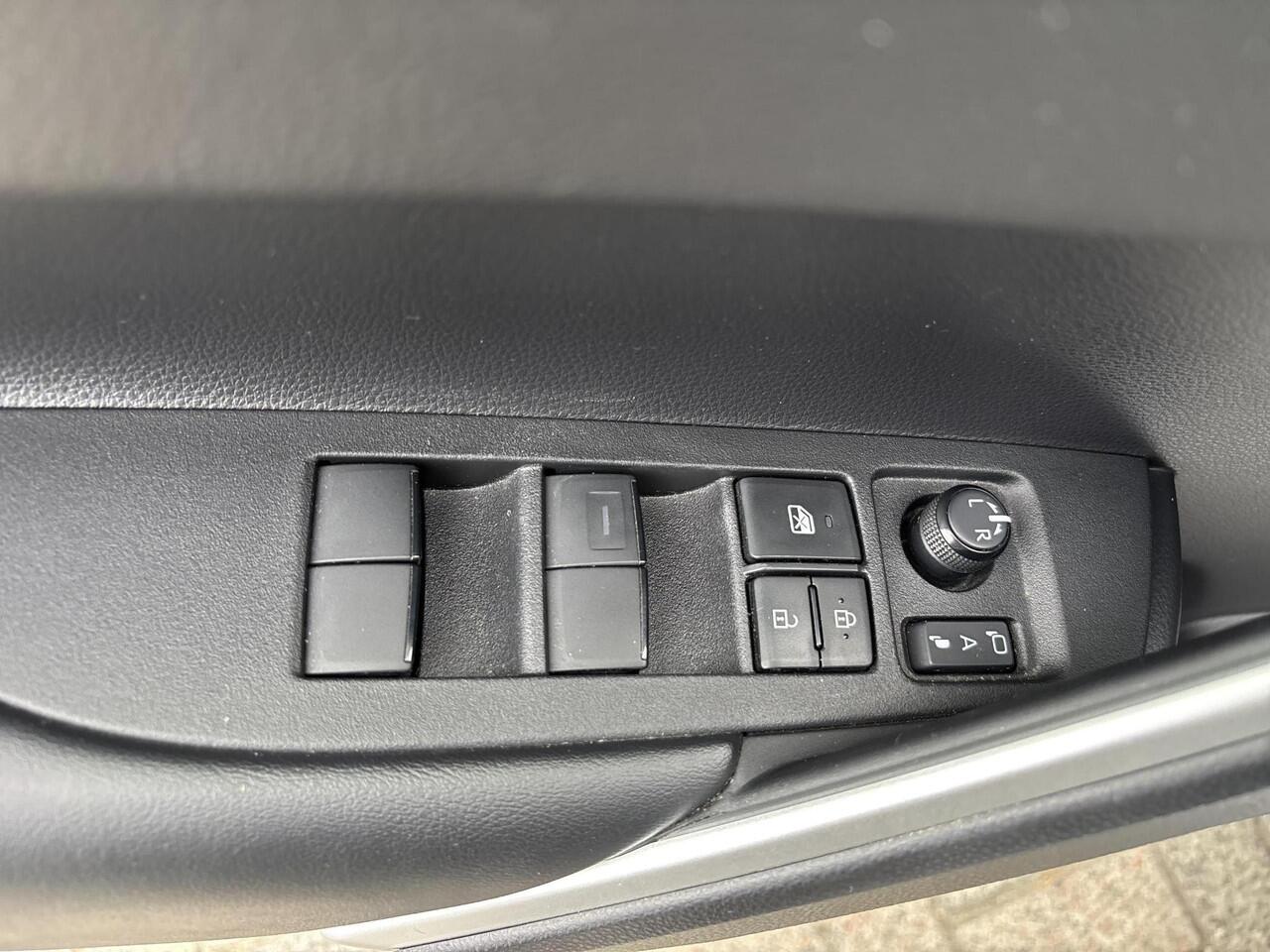 Toyota COROLLA Cross Hybrid 200 Dynamic | All-in prijs | Automaat | Apple/android auto