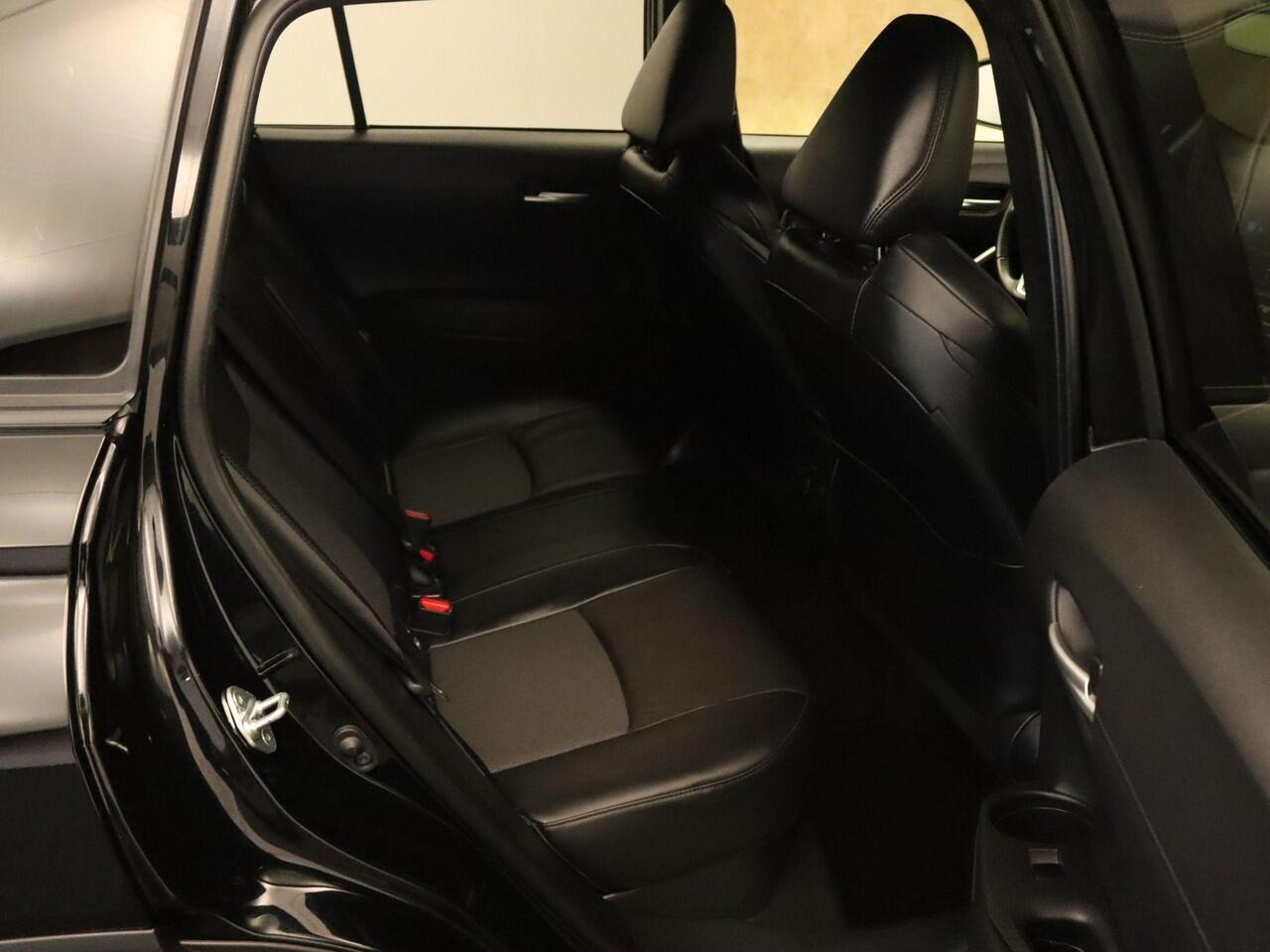 Toyota COROLLA Cross 2.0 Hybrid 200 Style - ORIGINEEL NEDERLANDSE AUTO - ELEKTRISCHE ACHTERKLEP - APPLE CARPLAY/ANDROID AUTO - ACHTERUITRIJCAMERA - AIRCO (AUTOMATISCH) - DODEHOEKDETECTIE - ADAPTIEVE CRUISE CONTROL - KEYLESS ENTRY/START - PARKEERSENSOREN VOOR EN ACHTER