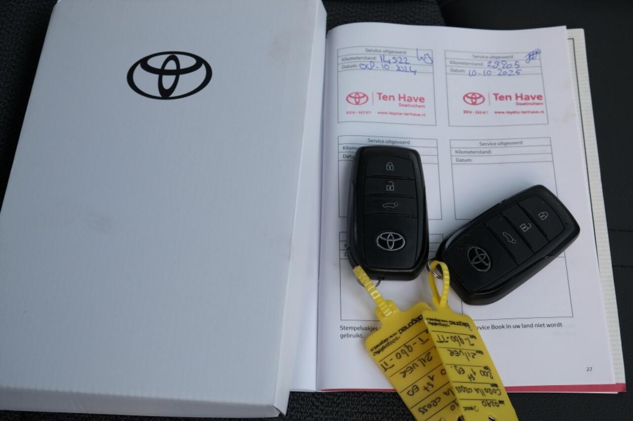 Toyota COROLLA Cross 2.0 Hybrid 200 First Edition Automaat | Apple Carplay en Android