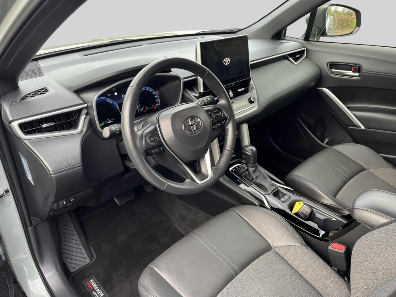 Toyota COROLLA Cross Hybrid 200 Style
