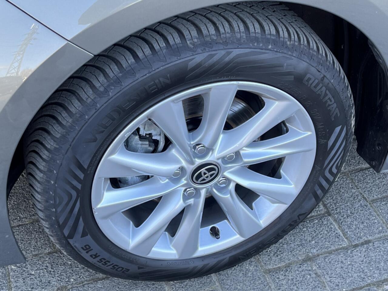 Toyota COROLLA Touring Sports Hybrid 140 Active | Carplay | All Seasons