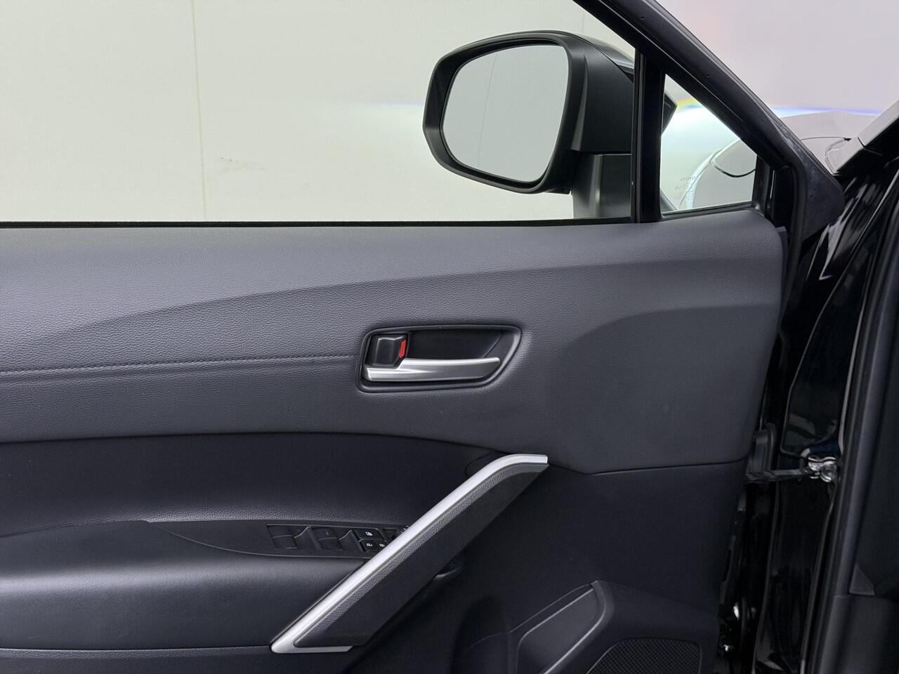 Toyota COROLLA Cross 2.0 High Power Hybrid Active NL Auto | Camera | Navigatie |