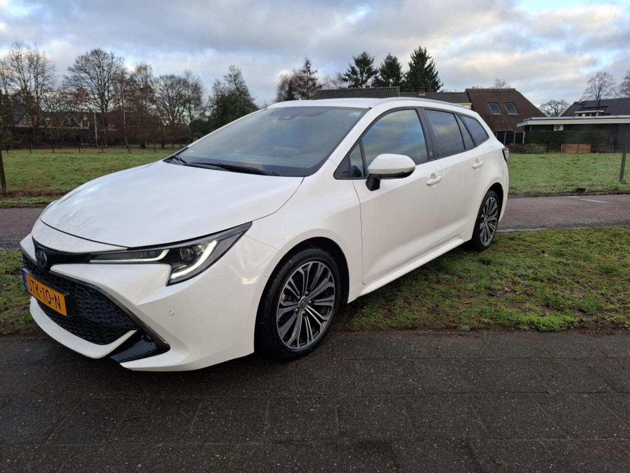 Toyota COROLLA Touring Sports 1.8 Hybrid Executive