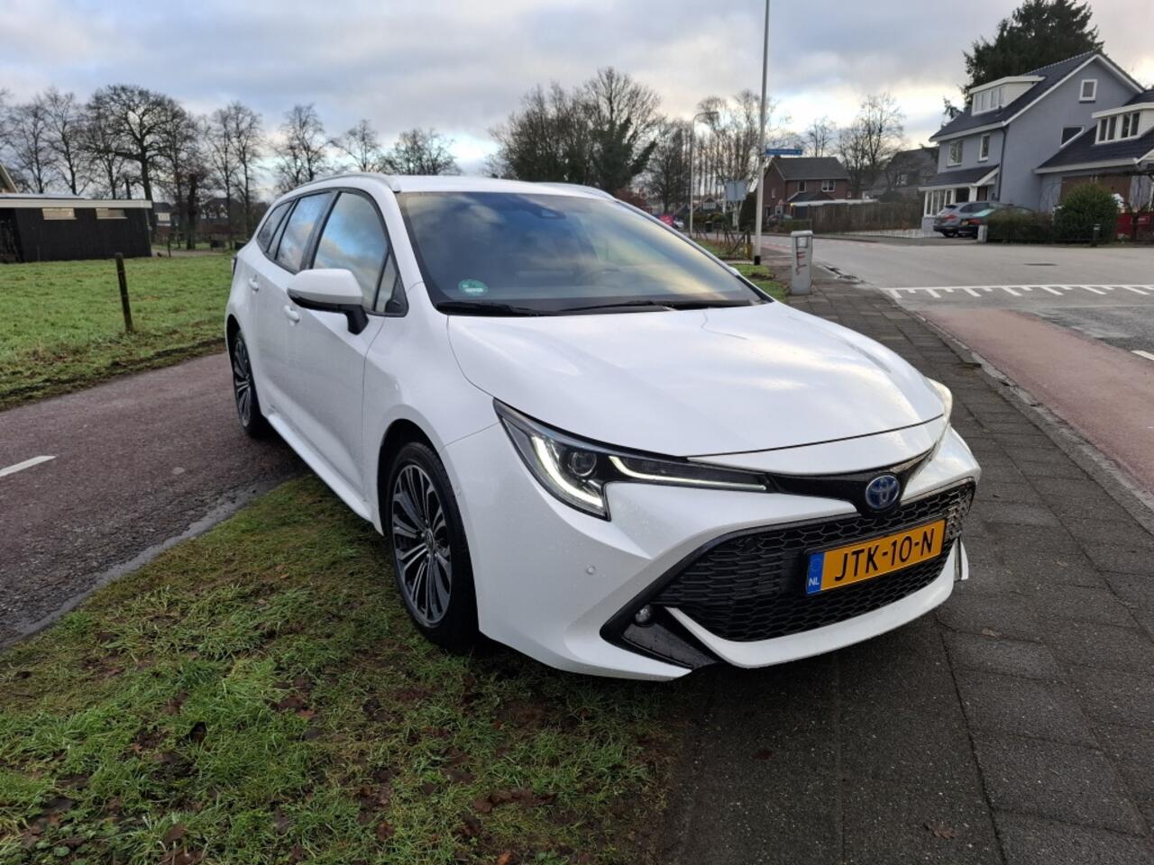 Toyota COROLLA Touring Sports 1.8 Hybrid Executive