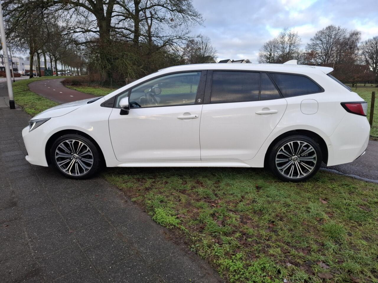 Toyota COROLLA Touring Sports 1.8 Hybrid Executive