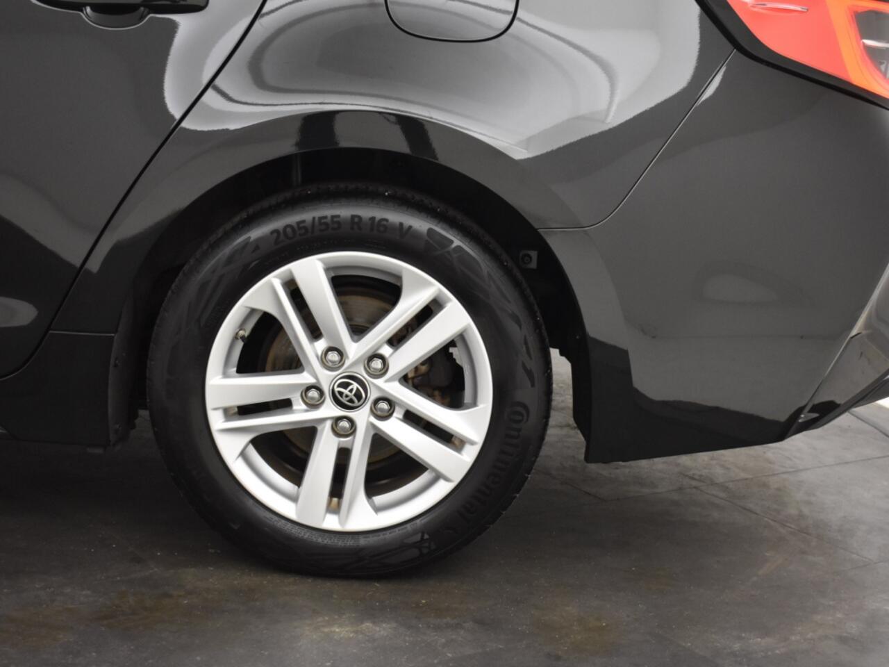 Toyota COROLLA Touring Sports 1.8 Hybrid Active | Head Up | Electr. Achterklep | stoelverw. |