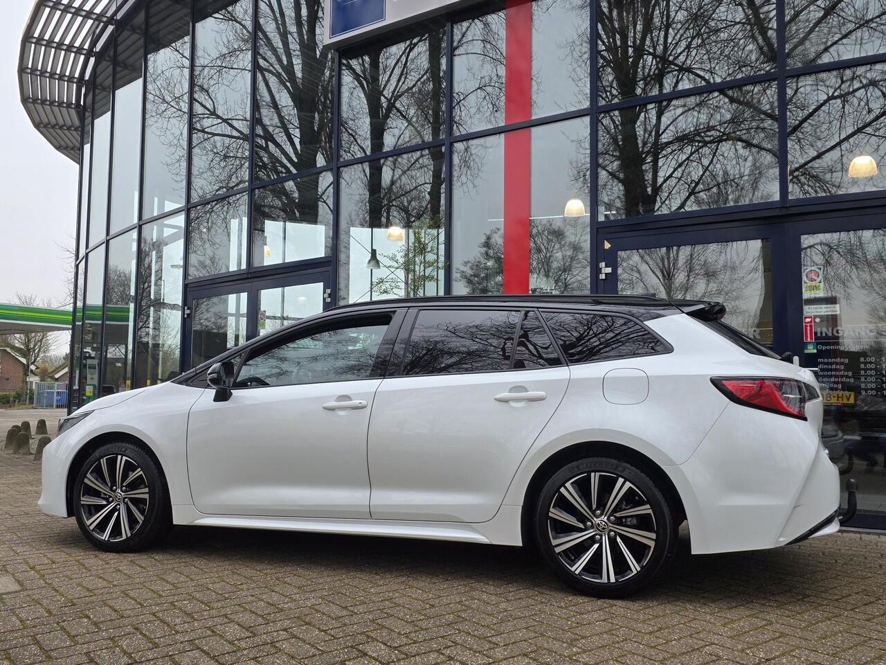 Toyota COROLLA Touring Sports 1.8 Hybrid Dynamic | Trekhaak | Camera| Android Auto/Apple CarPlay |