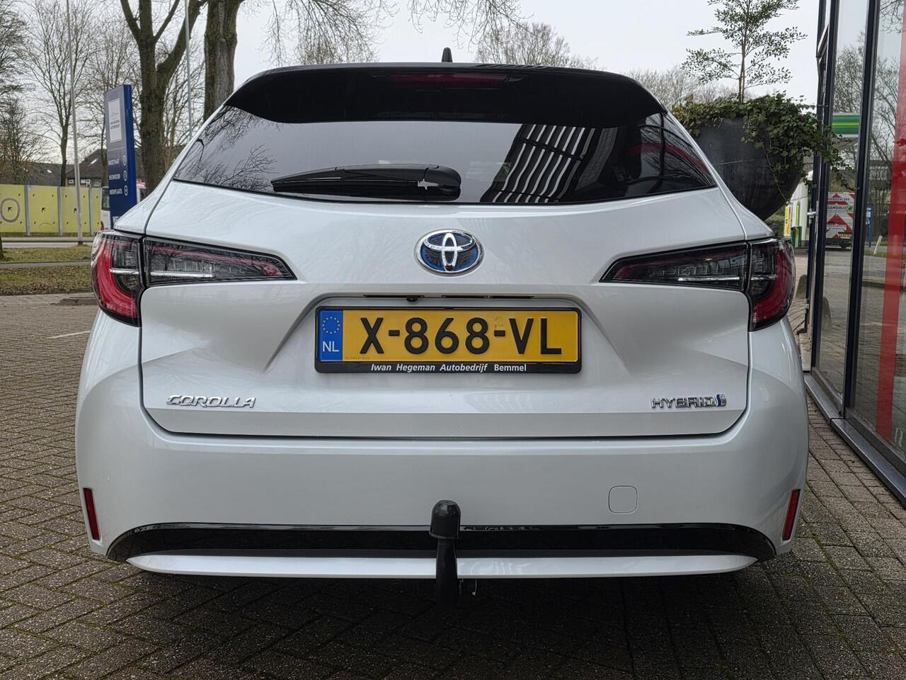 Toyota COROLLA Touring Sports 1.8 Hybrid Dynamic | Trekhaak | Camera| Android Auto/Apple CarPlay |