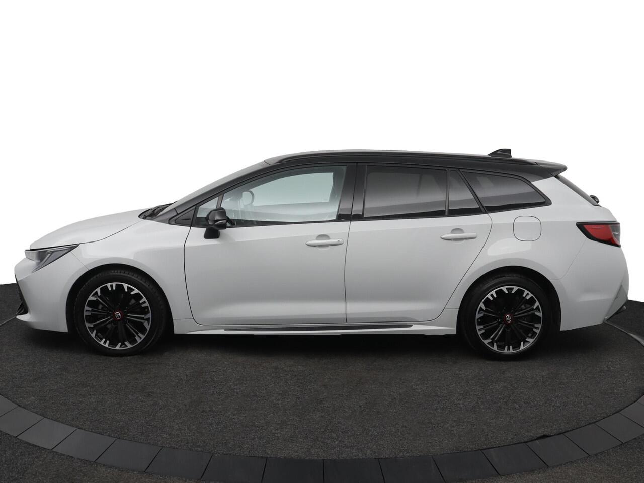 Toyota COROLLA Touring Sports 1.8 Hybrid GR-Sport | Trekhaak | Bi-tone | Stoelverwarming | Navigatie |