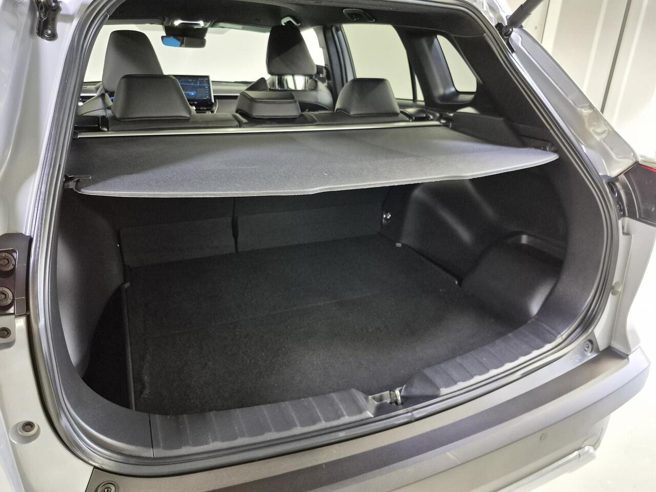 Toyota COROLLA Cross 2.0 Hybrid First Edition | Half-leder | BSM | PDC V+A | Carplay | Keyless |