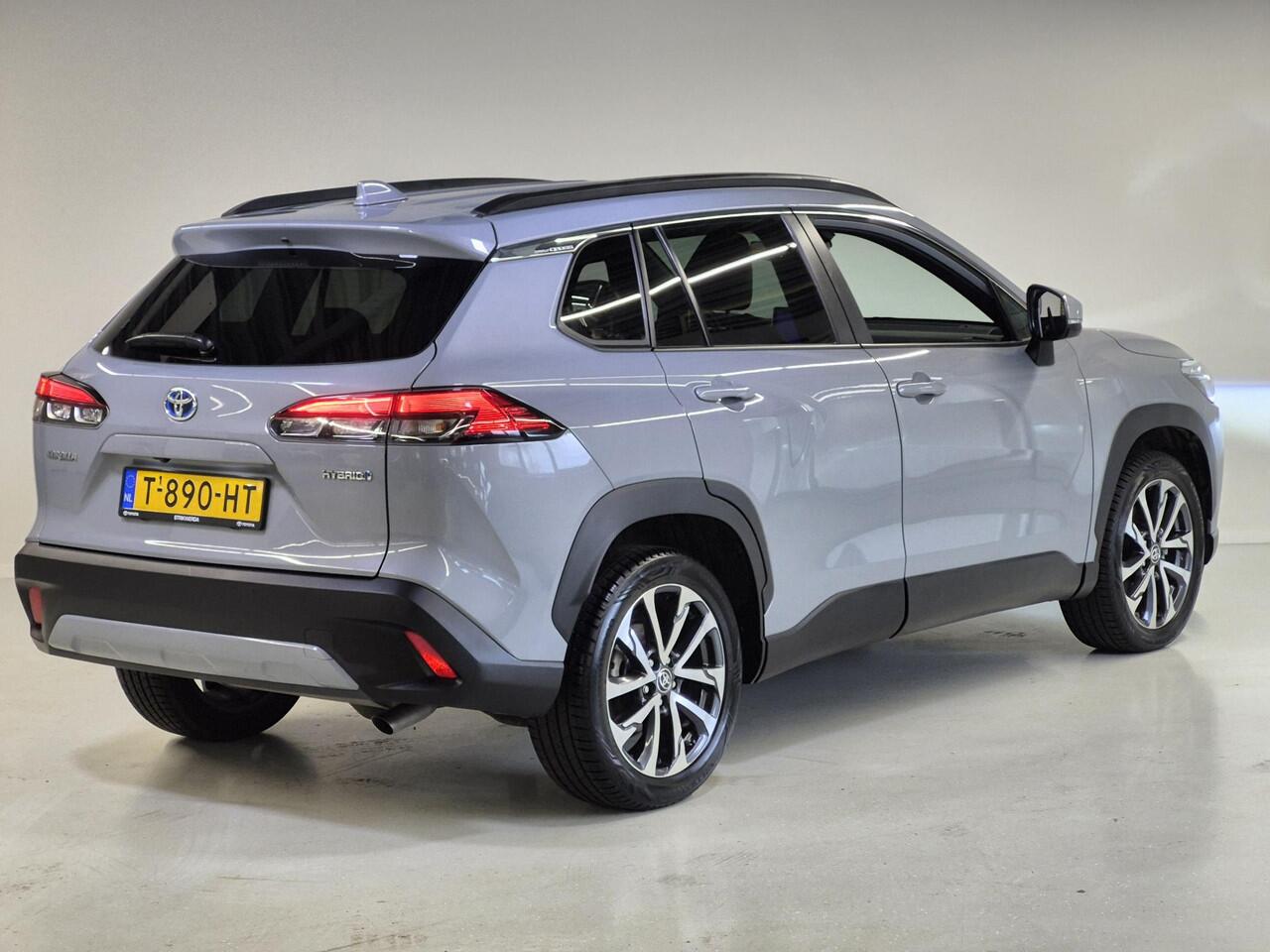 Toyota COROLLA Cross 2.0 Hybrid First Edition | Half-leder | BSM | PDC V+A | Carplay | Keyless |