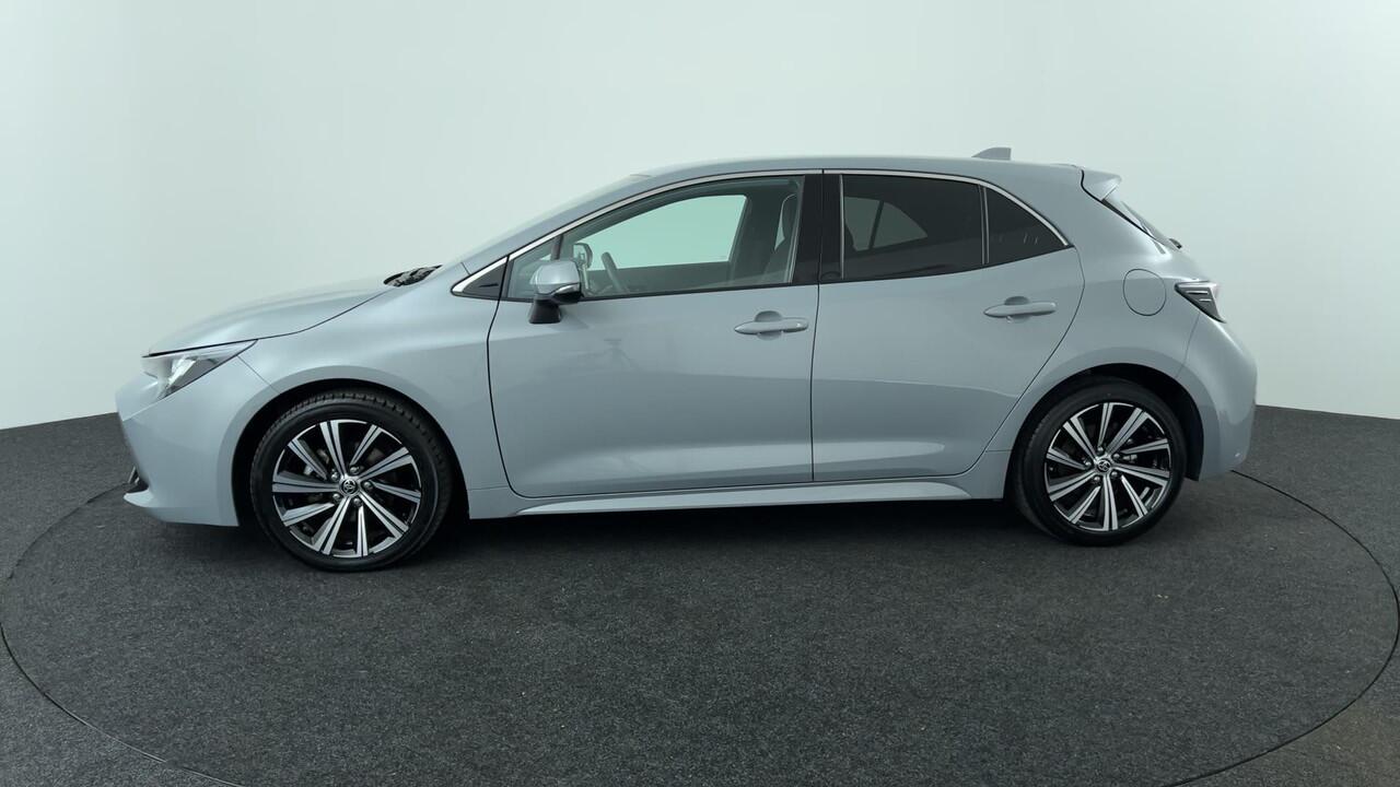 Toyota COROLLA 1.8 Hybrid Dynamic | Rijklaar | Stoelverwarming | Camera achter | 17" LM Velgen