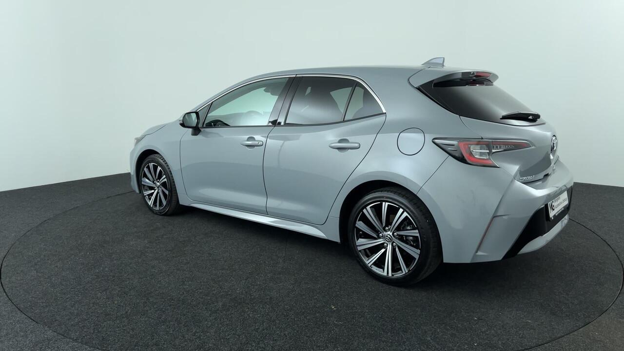 Toyota COROLLA 1.8 Hybrid Dynamic | Rijklaar | Stoelverwarming | Camera achter | 17" LM Velgen