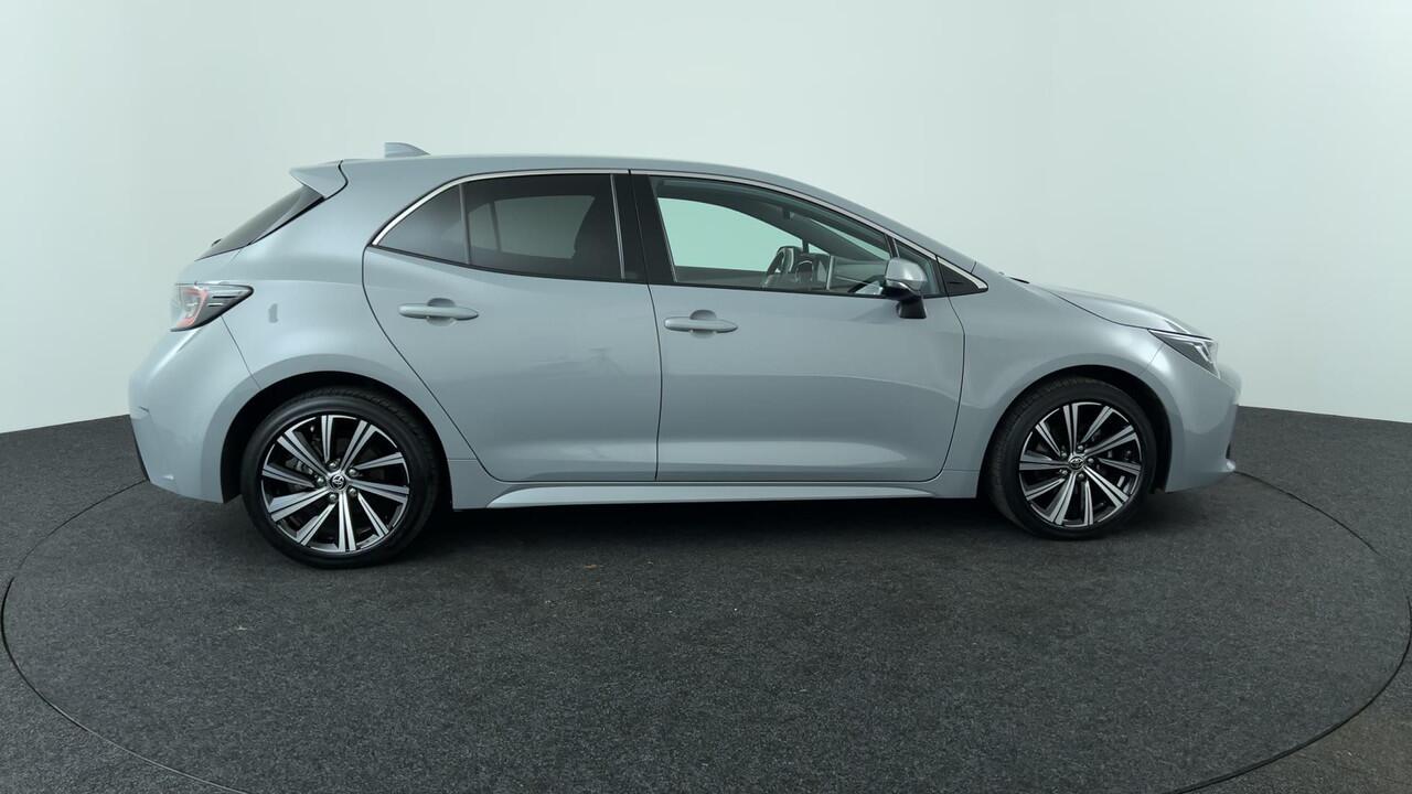 Toyota COROLLA 1.8 Hybrid Dynamic | Rijklaar | Stoelverwarming | Camera achter | 17" LM Velgen