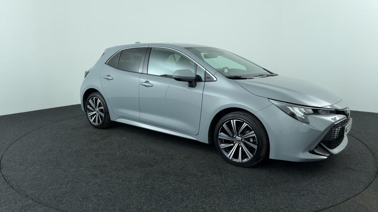 Toyota COROLLA 1.8 Hybrid Dynamic | Rijklaar | Stoelverwarming | Camera achter | 17" LM Velgen