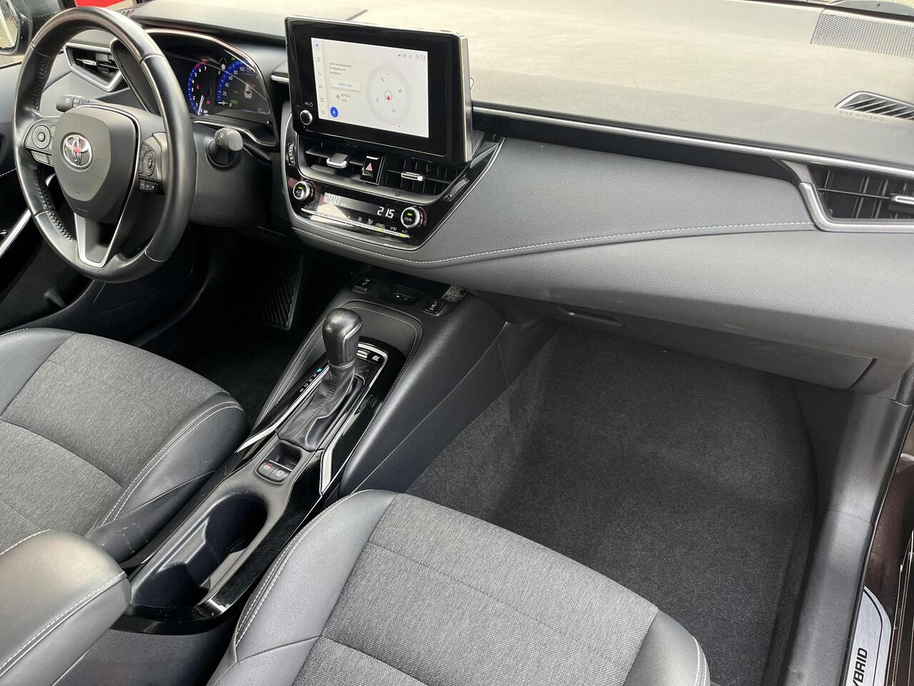 Toyota COROLLA Touring Sports 1.8 Hybrid Business Plus | Navigatie | Stoelverwarming | Carplay | LED koplampen | Keyless entry |