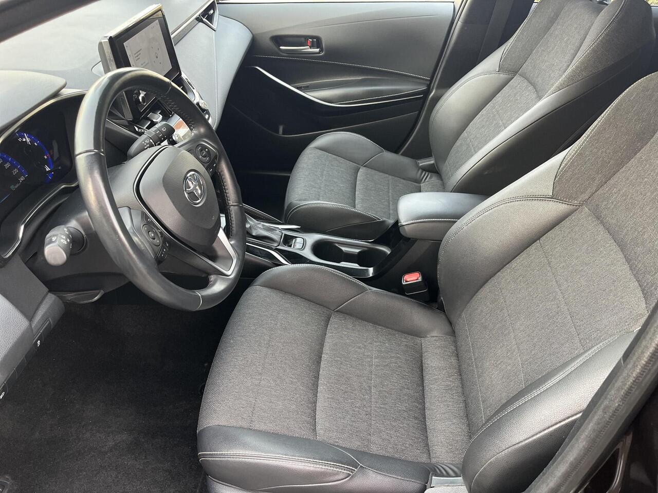 Toyota COROLLA Touring Sports 1.8 Hybrid Business Plus | Navigatie | Stoelverwarming | Carplay | LED koplampen | Keyless entry |