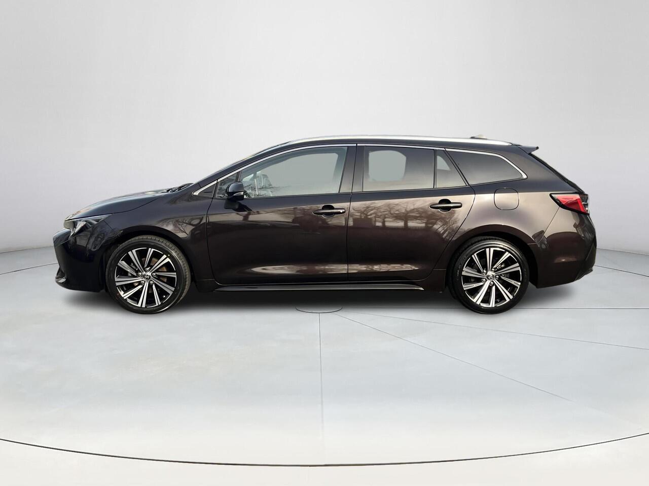 Toyota COROLLA Touring Sports 1.8 Hybrid Business Plus | Navigatie | Stoelverwarming | Carplay | LED koplampen | Keyless entry |