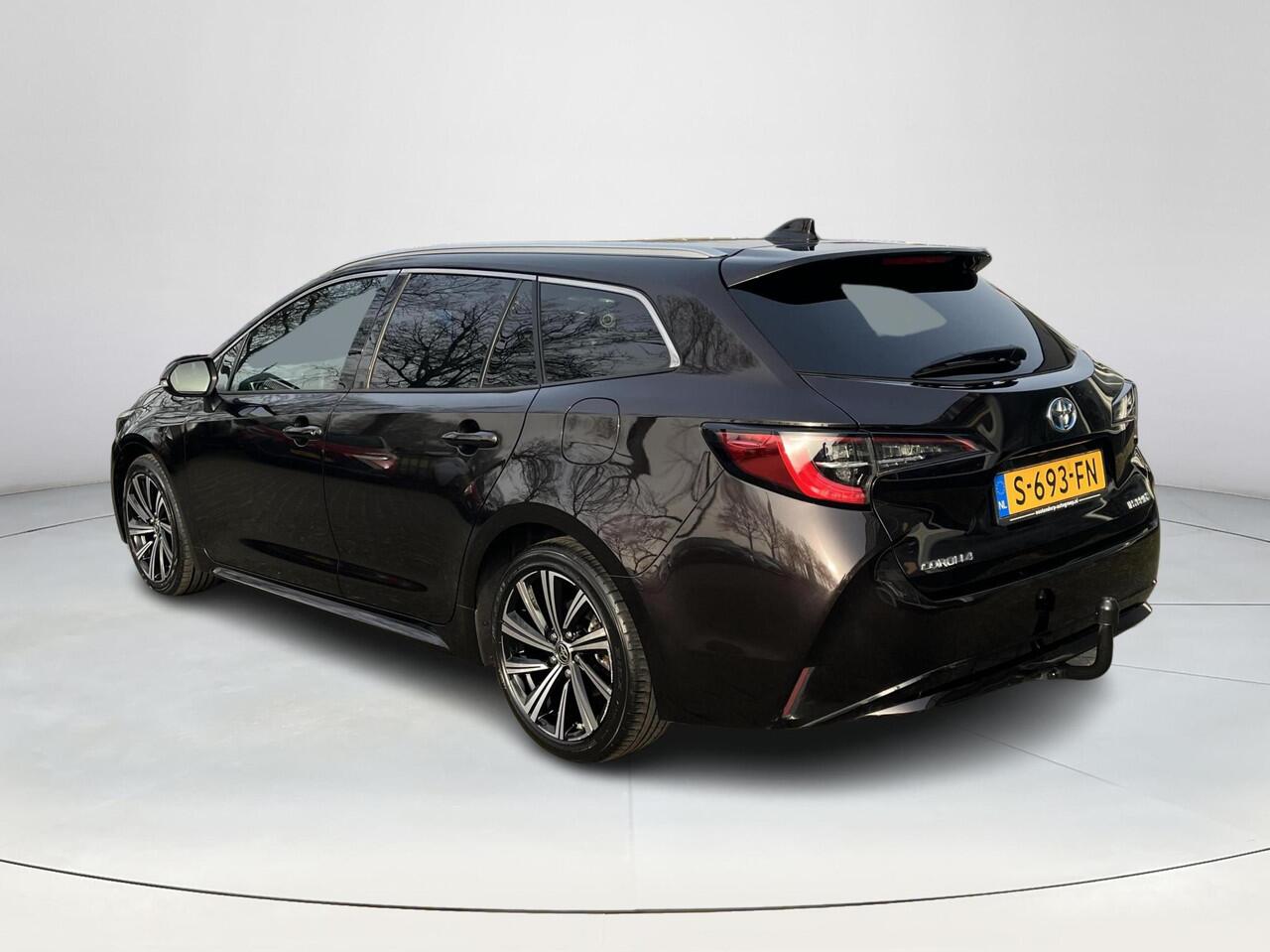 Toyota COROLLA Touring Sports 1.8 Hybrid Business Plus | Navigatie | Stoelverwarming | Carplay | LED koplampen | Keyless entry |
