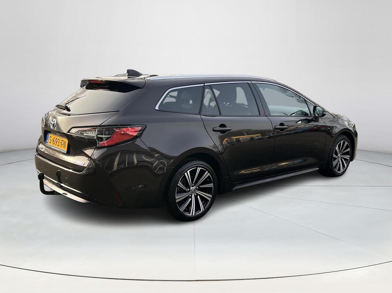 Toyota COROLLA Touring Sports 1.8 Hybrid Business Plus | Navigatie | Stoelverwarming | Carplay | LED koplampen | Keyless entry |