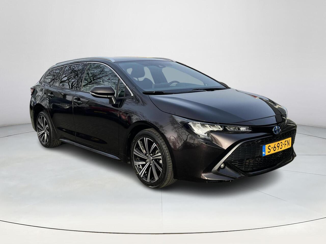 Toyota COROLLA Touring Sports 1.8 Hybrid Business Plus | Navigatie | Stoelverwarming | Carplay | LED koplampen | Keyless entry |