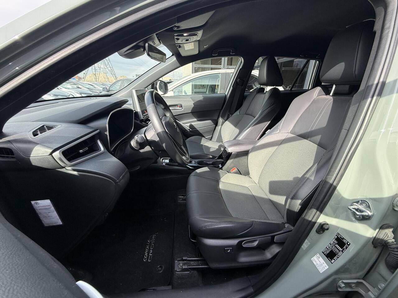 Toyota COROLLA Cross 2.0 High Power Hybrid First Edition **STOELVERWARMING/ DODEHOEK DETECTIE/ ELEKTRONISCHE ACHTERKLEP**